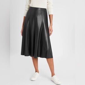 Banana Republic Black Faux Vegan Leather Midi High Waist Circle Flare Skirt Sz 2
